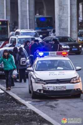 出租车警车相撞赔偿（四川一警车与出租车相撞）