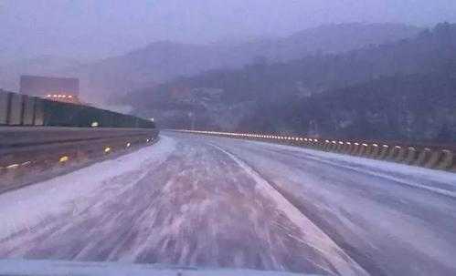 高速路下雪（高速路下雪天限速吗）
