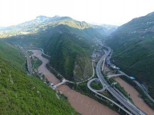 大关到昭通高速路实况图片（大关县到昭阳区多少公里）