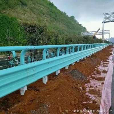 达州高速路护栏怎么选择（高速公路护栏高度标准）