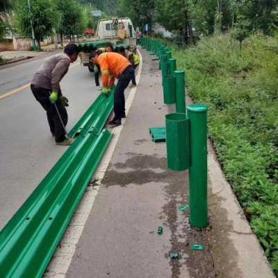 临沧高速路护栏厂家价格（云南知名高速公路护栏厂家电话）