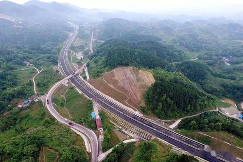 在建高速路有几条公路（在建的高速路）