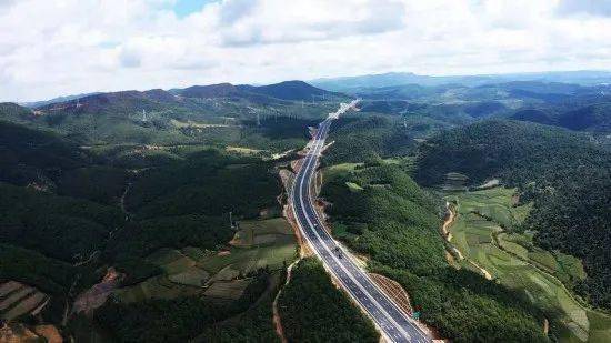 曲靖至广西有几条高速路（曲靖至广西有几条高速路）