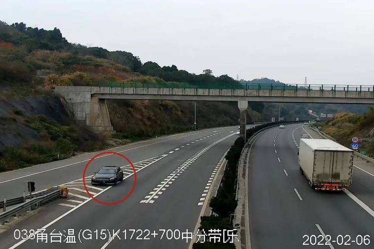 高速路倒车违章会拍吗（高速公路倒车被拍到怎么处理）