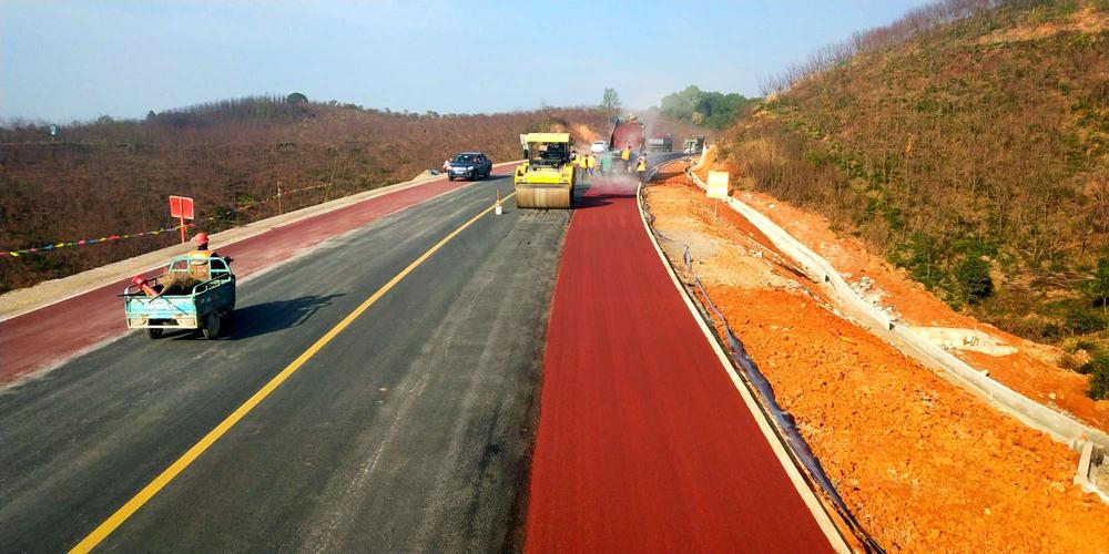 南京高速路彩色沥青铺路（南京沥青路面摊铺）