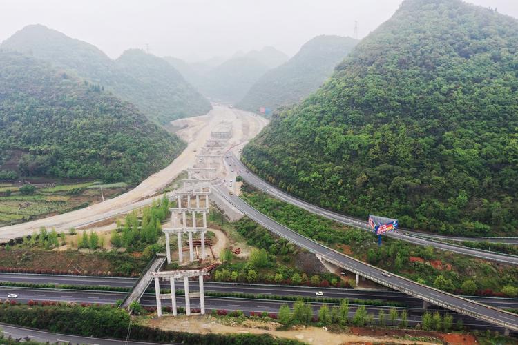 都安到六枝高速路（都安到六枝高速路况）