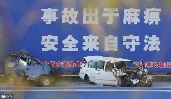 高速路车祸撞死人怎么赔偿（高速路撞死人要坐牢吗）