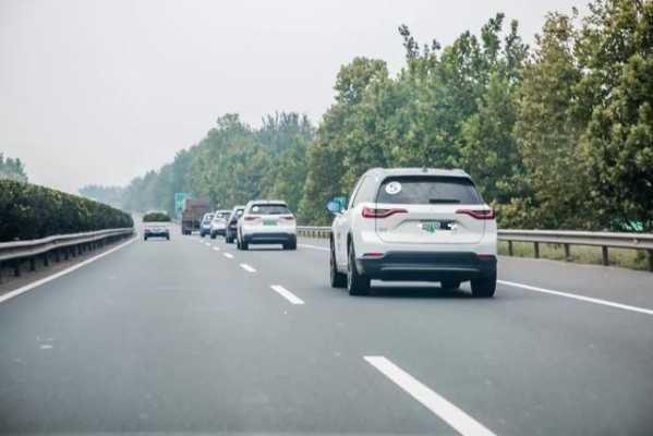 电动车跑高速路视频播放（电动车跑高速省电吗）