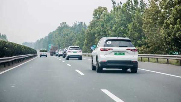 纯电动轿车能否上高速路（纯电动轿车能否上高速路行驶）